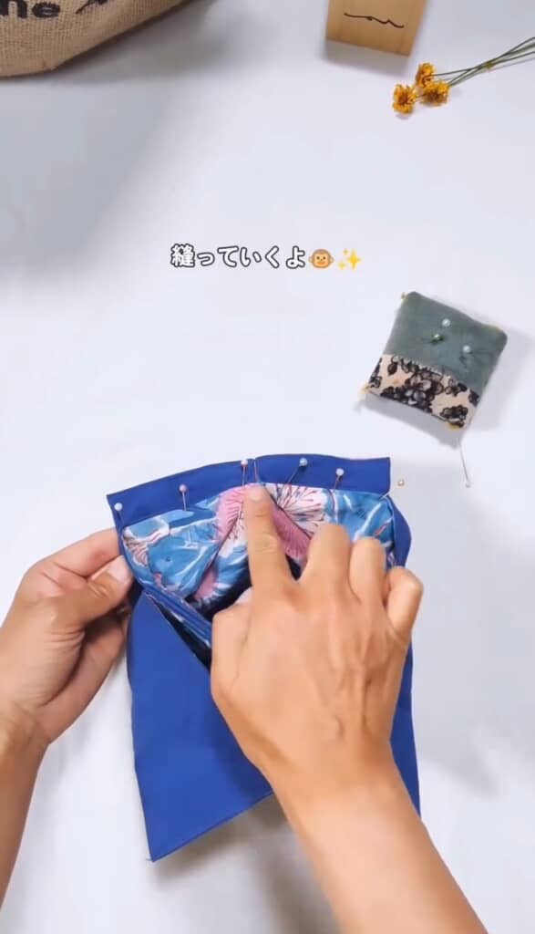 布をパタパタ折りたたんで作るポーチ