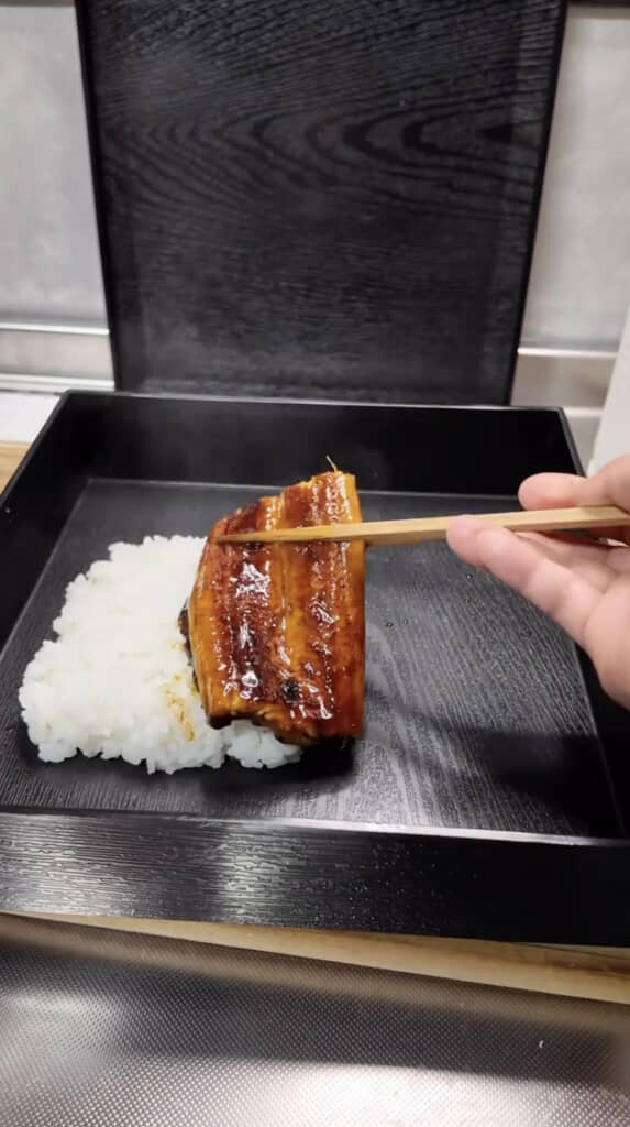 巨大なお重を弁当箱に