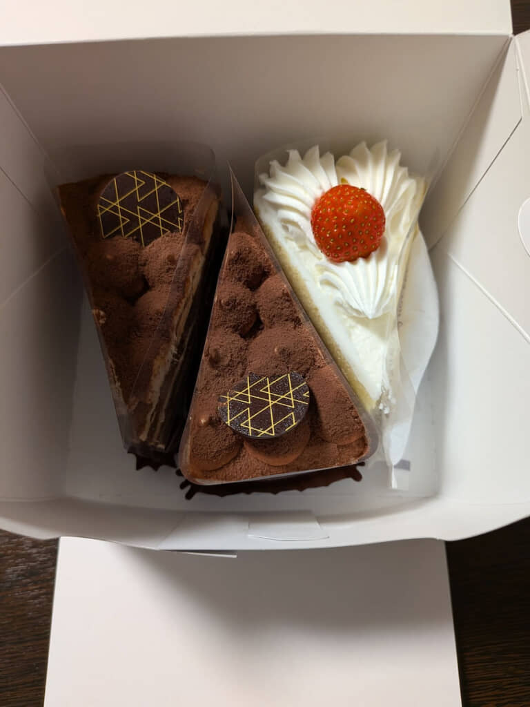 息子さんが買ったシャトレーゼのケーキ
