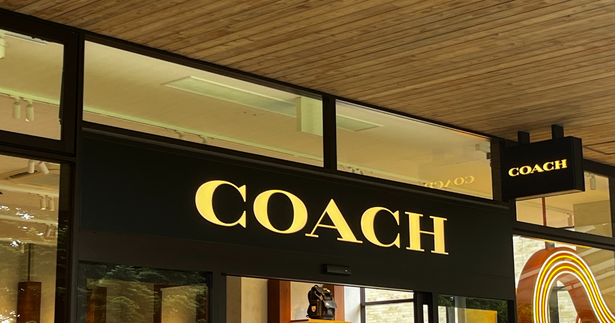 【COACH OUTLET】2万円台で買える。日常使いしやすい上品「シグネチャー柄ミニバッグ」(1/2) | 生活雑貨 Fav-Log by ITmedia