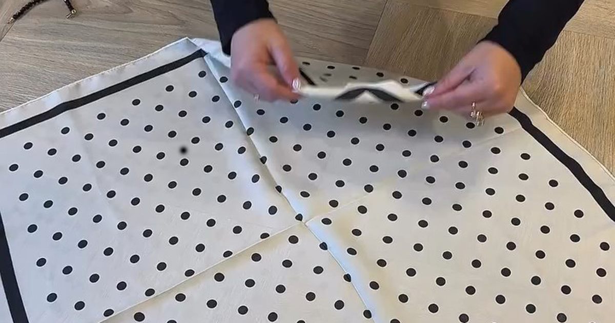 古いスカーフは捨てないで！→くるくる巻いて指輪を通すだけで……　目からウロコのアイデアに反響【海外】（1/2） | ファッション ねとらぼ