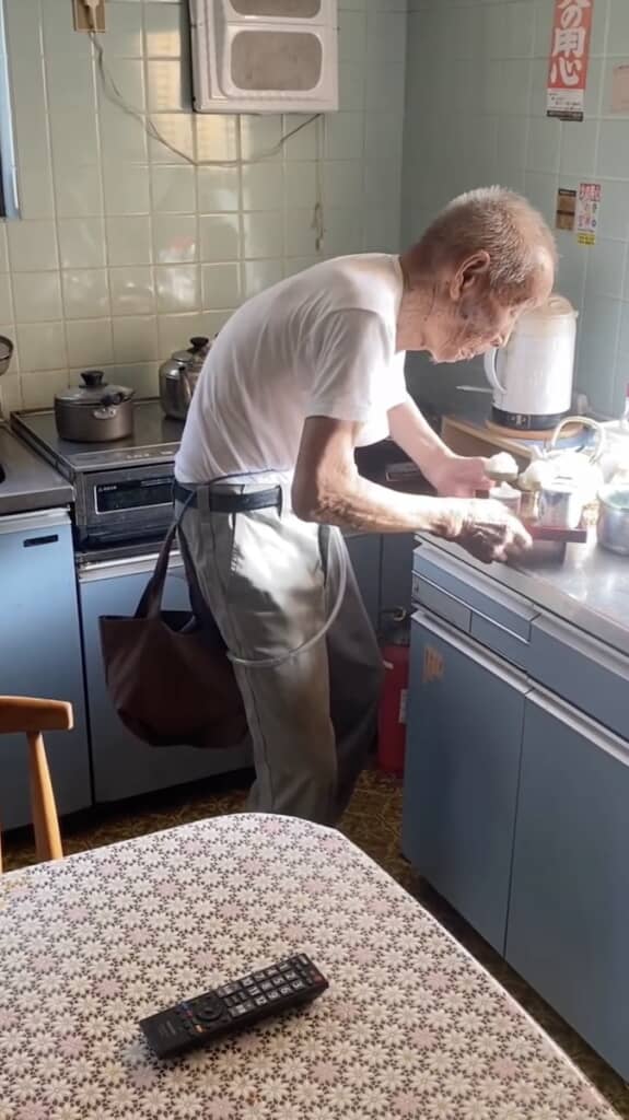 毎朝欠かさず新しいご飯を炊いているのだそうです