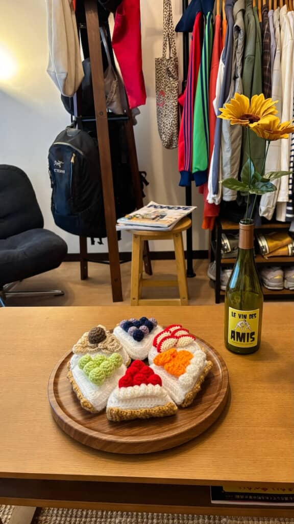趣味で編んだ毛糸のケーキ