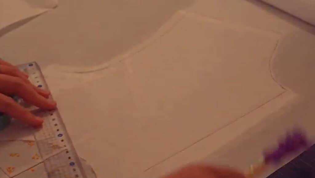 ブラウスの型紙を作ります