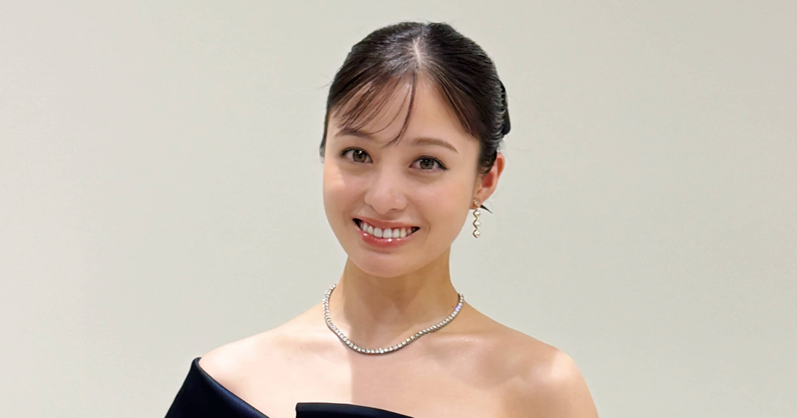「思わずびっくり」橋本環奈が履いていた“まさかのサンダル”にネット騒然「桁おかしい」「この世に存在するの?」(1/3) | エンタメ ねとらぼ