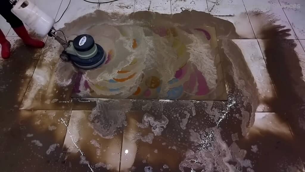 徐々に本来の柄が明らかに