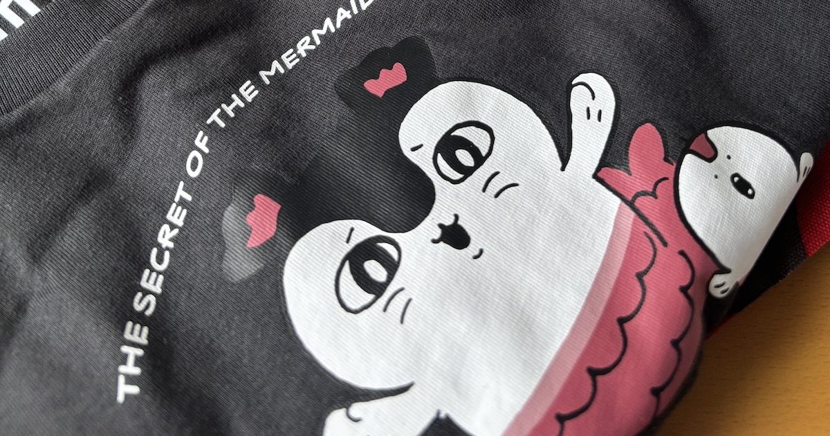 ユニクロの“990円キッズTシャツ”→サイズが合わないので、手を加えたら…… 驚きの完成品に「おいくら万円払えばいいのですか!!!」(1/2) | ハンドメイド ねとらぼ