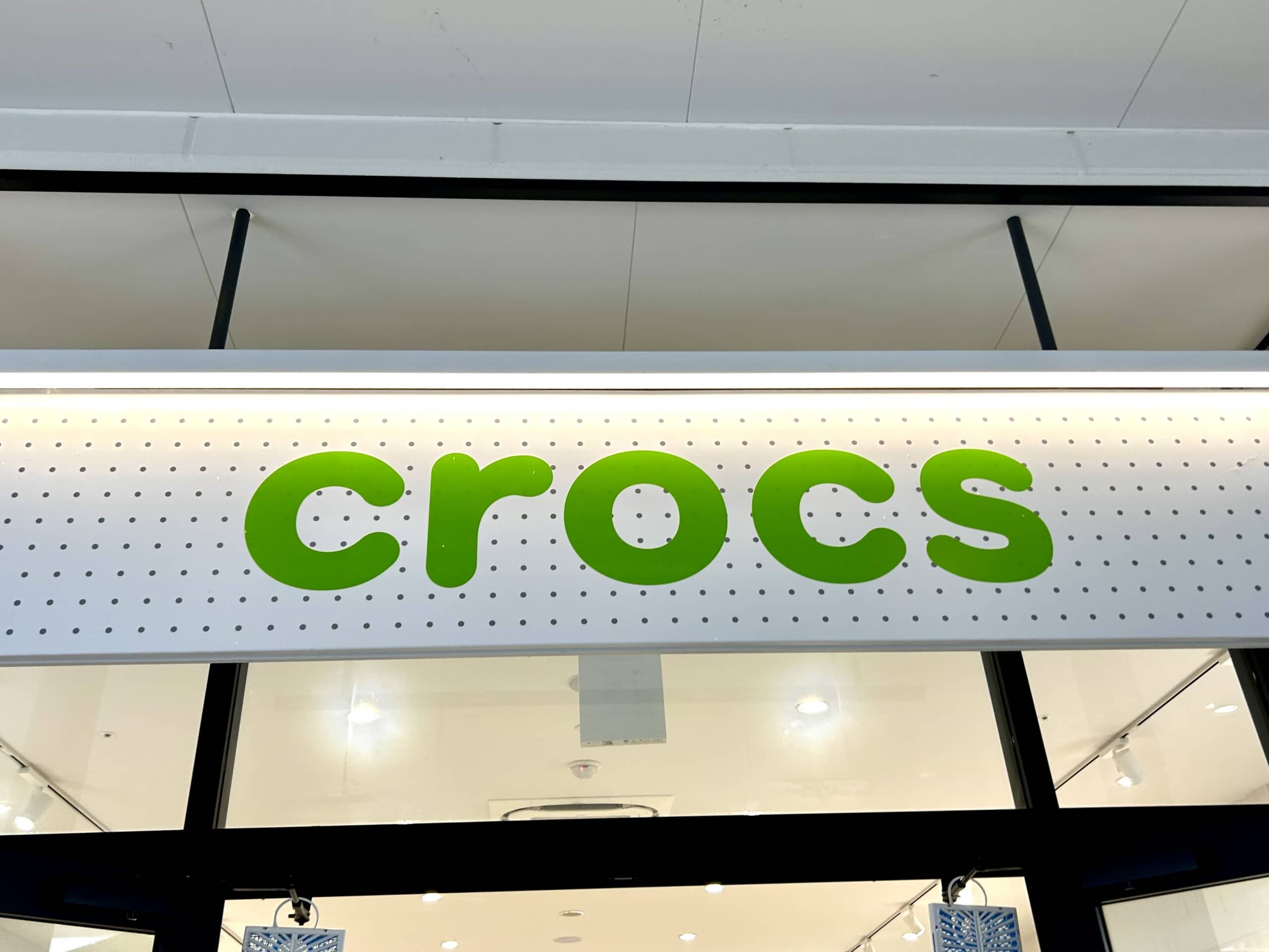 「これが冬には一番いい」crocs(クロックス)の“ふわふわ裏ボアサンダル”が8800円→4400円に 「軽くて暖かい」「冬用がこんなに暖かいなんて」「早く買えば良かった」 | シューズ ねとらぼリサーチ
