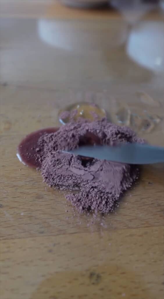 桃の木から絵の具を作る方法