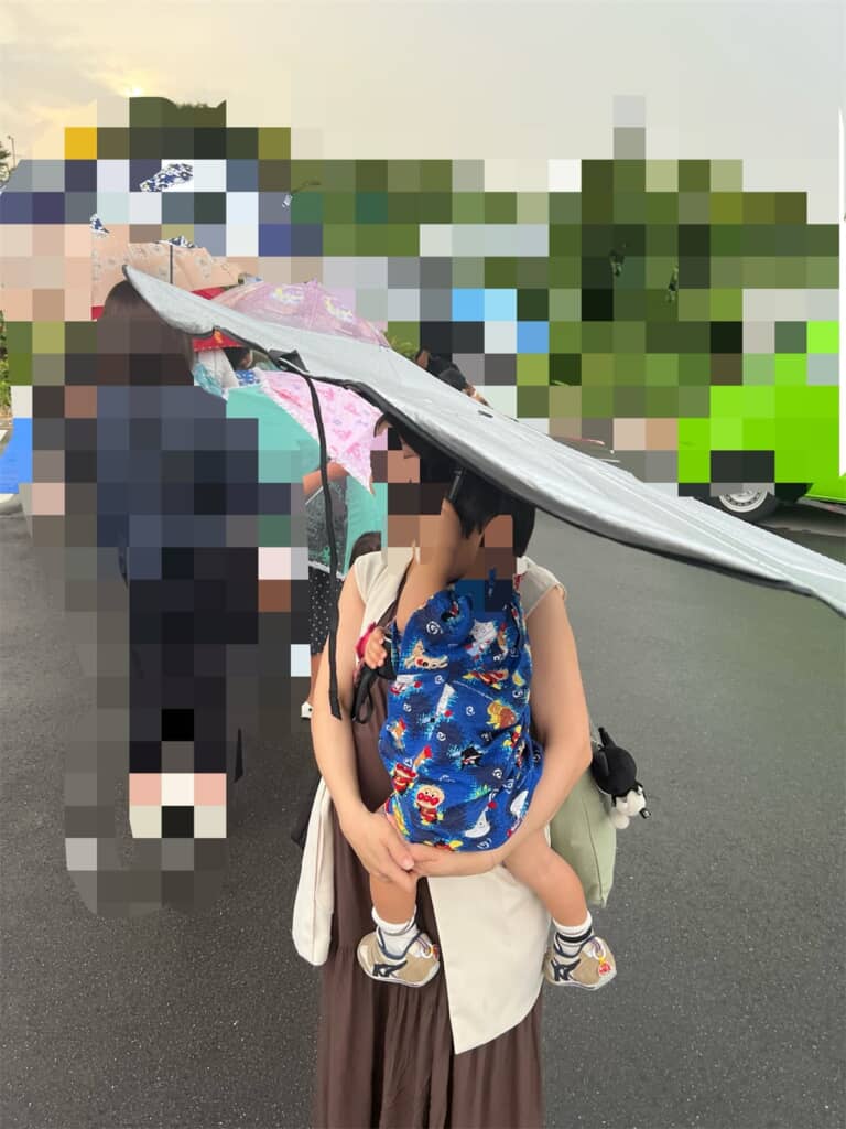 サンシェードを刺しているところ
