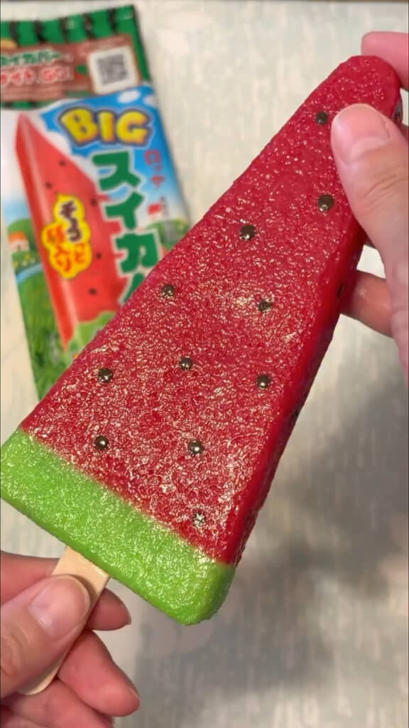 スイカバーに手で触れても溶けない……?