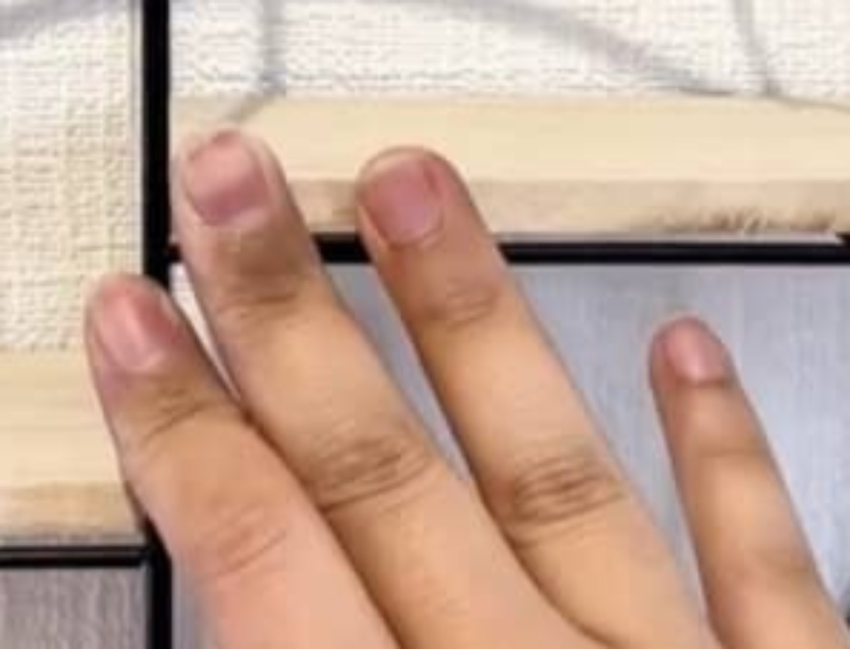 ディズニー好き主婦が“ダイソー商品 ”を3つ並べたら……「やばい」 目を疑う完成品に「たった700円!」「高見えですね」(1/3) | ハンドメイド ねとらぼ