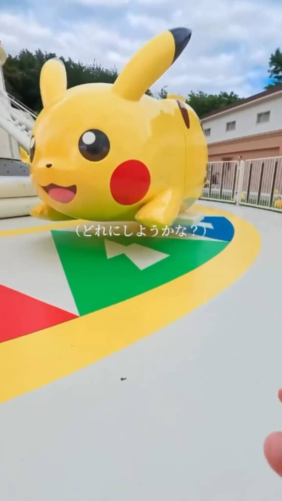 ピカピカパラダイスを前にノリノリな娘さん
