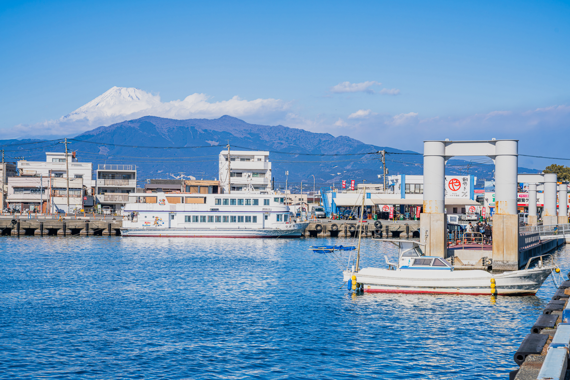 「1番美味しいと思う」　静岡県で人気の“デカねたローカル寿司チェーン”を紹介！「ネタがデカすぎて笑った」「東京ではありえん」「ワンランク上の味」（1/2） | 寿司 ねとらぼリサーチ
