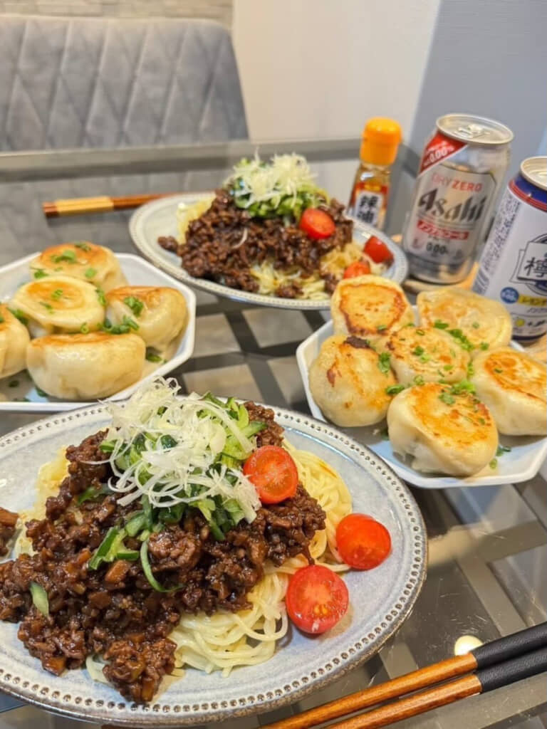 ジャージャー麺と餃子