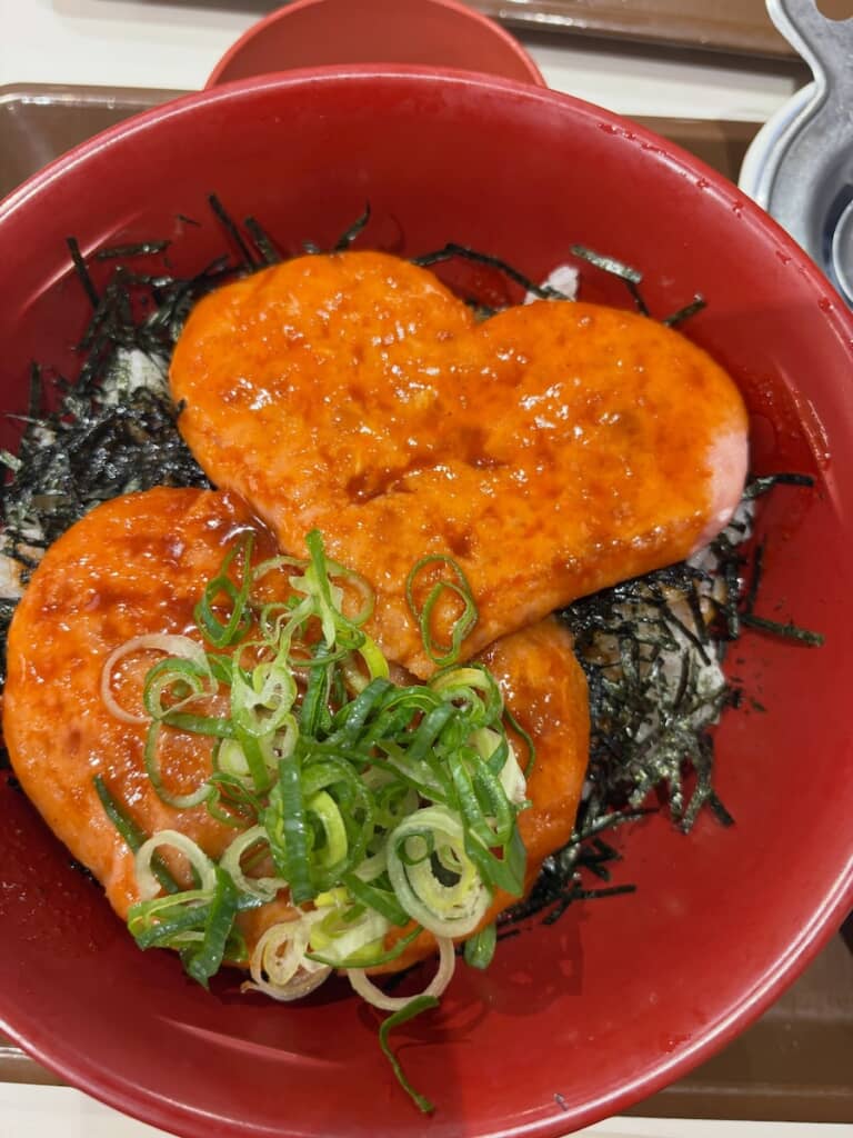 まぐろのたたきがハート型になっている！