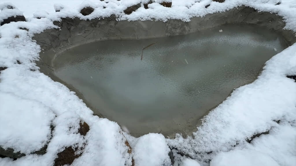 水がシャーベット状に凍る日も