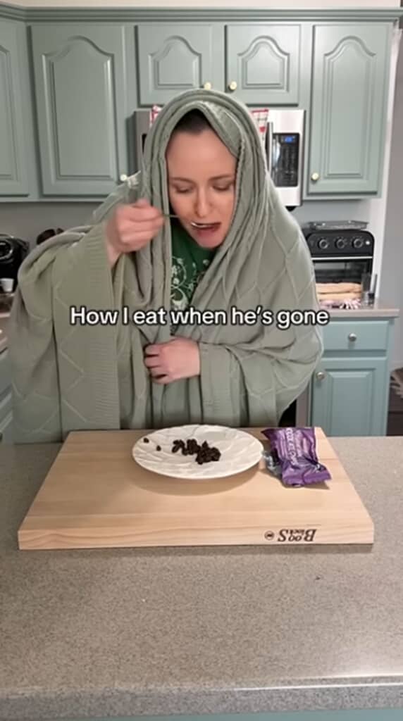 ひとりのときは適当に好きな物を食べるジェシーさん