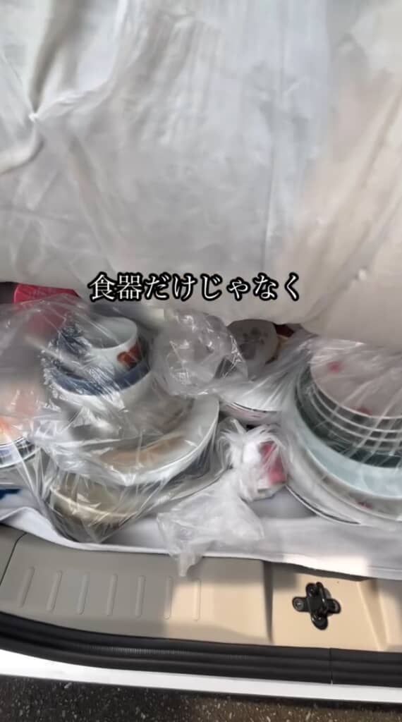 処理場に持ち込む皿やコップ