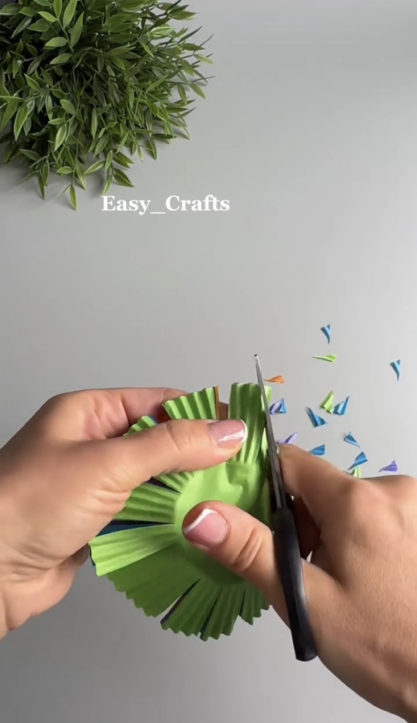 おかずカップで工作