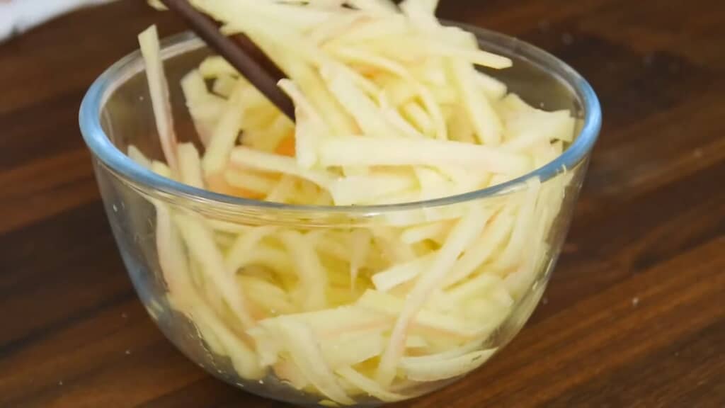 調味料を加えて混ぜて……
