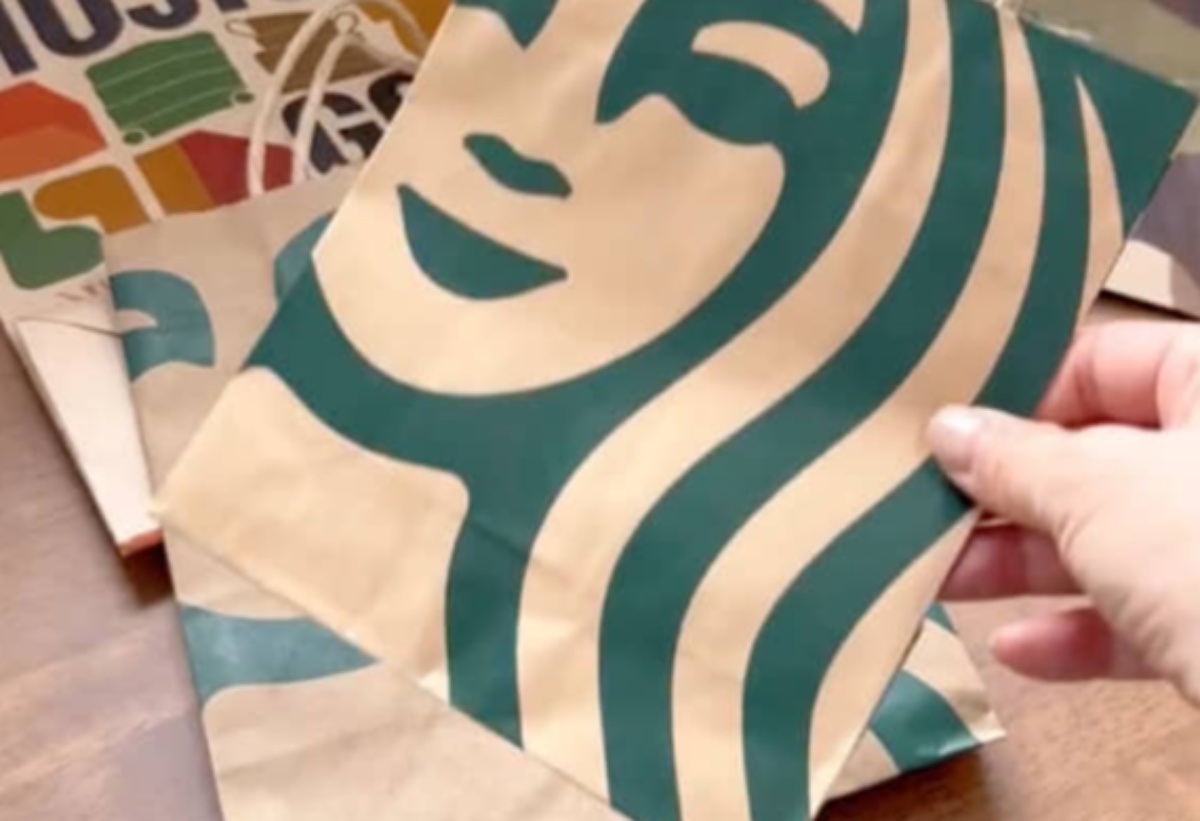 スタバの紙袋はすぐ捨てないで!→目からウロコの活用法に「これやってみます」「簡単に作れてすごい!」(1/3) | ライフハック ねとらぼ