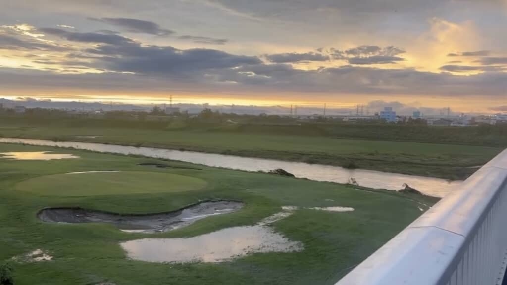 水たまりも残っていますが、すでに氾濫した水は引いているようです