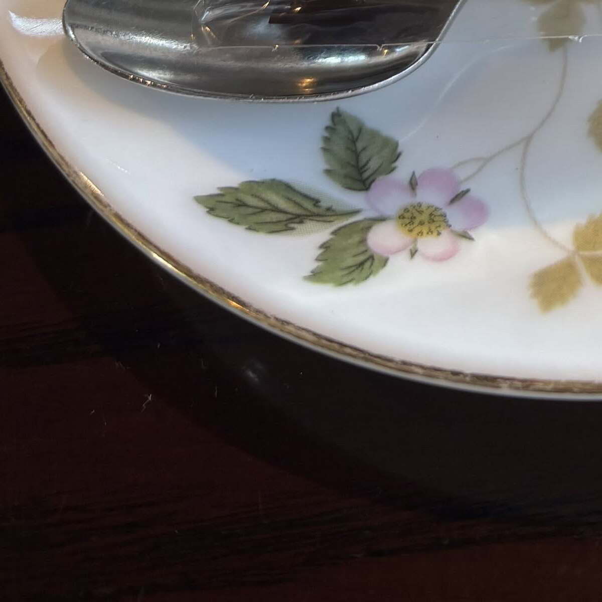 喫茶店で650円のコーヒーを頼んだら……「え、これどうやって飲むの？」まさかの光景に「太っ腹」「くれぐれも食べたら駄目よ」 | ライフスタイル ねとらぼ