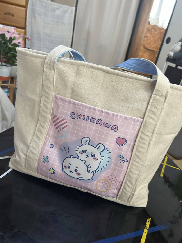 反対側はちいかわ＆モモンガ