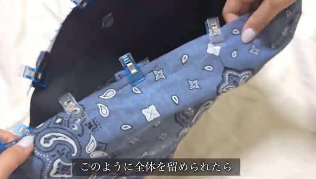 表地と裏地を重ねて縫います
