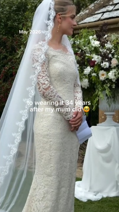 結婚式でのFloraさん