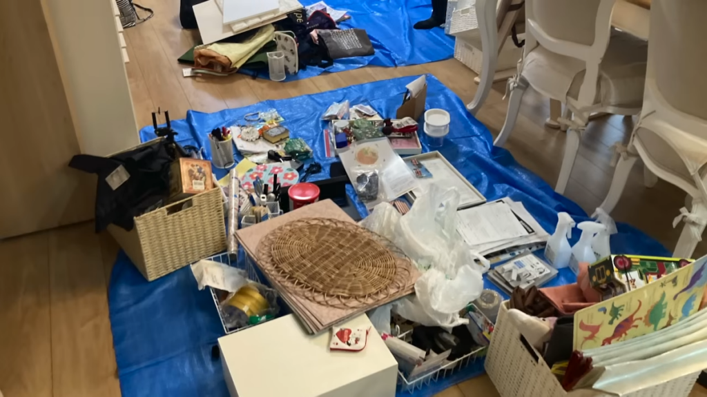全部出しで、物量や内容を確認