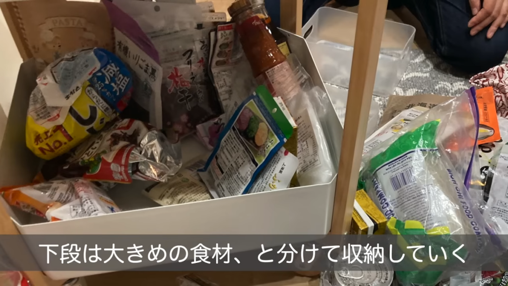 ワゴン内は食品の大きさで仕分け