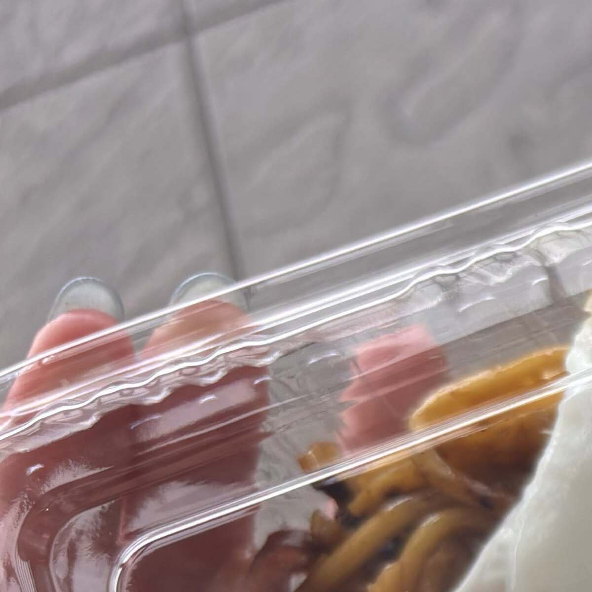 「店主頑固そうだけど」焼きそばをテイクアウトしたら……　「なんで??」まさかの中身に「粋な店主ですね」 | ライフスタイル ねとらぼ