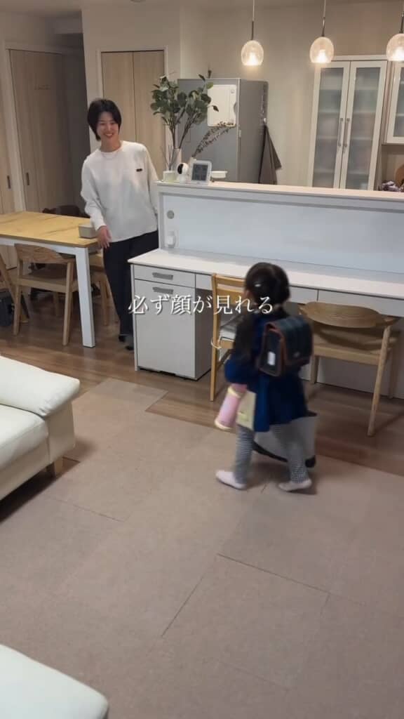 すぐに親子で目が合います