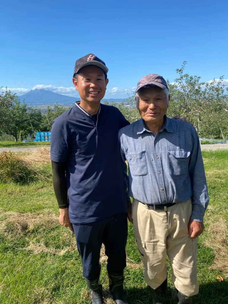 28年後、赤ちゃんは成長し農園を継ぎました