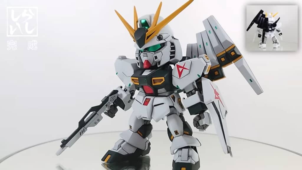 シールを貼るなどして完成したνガンダム