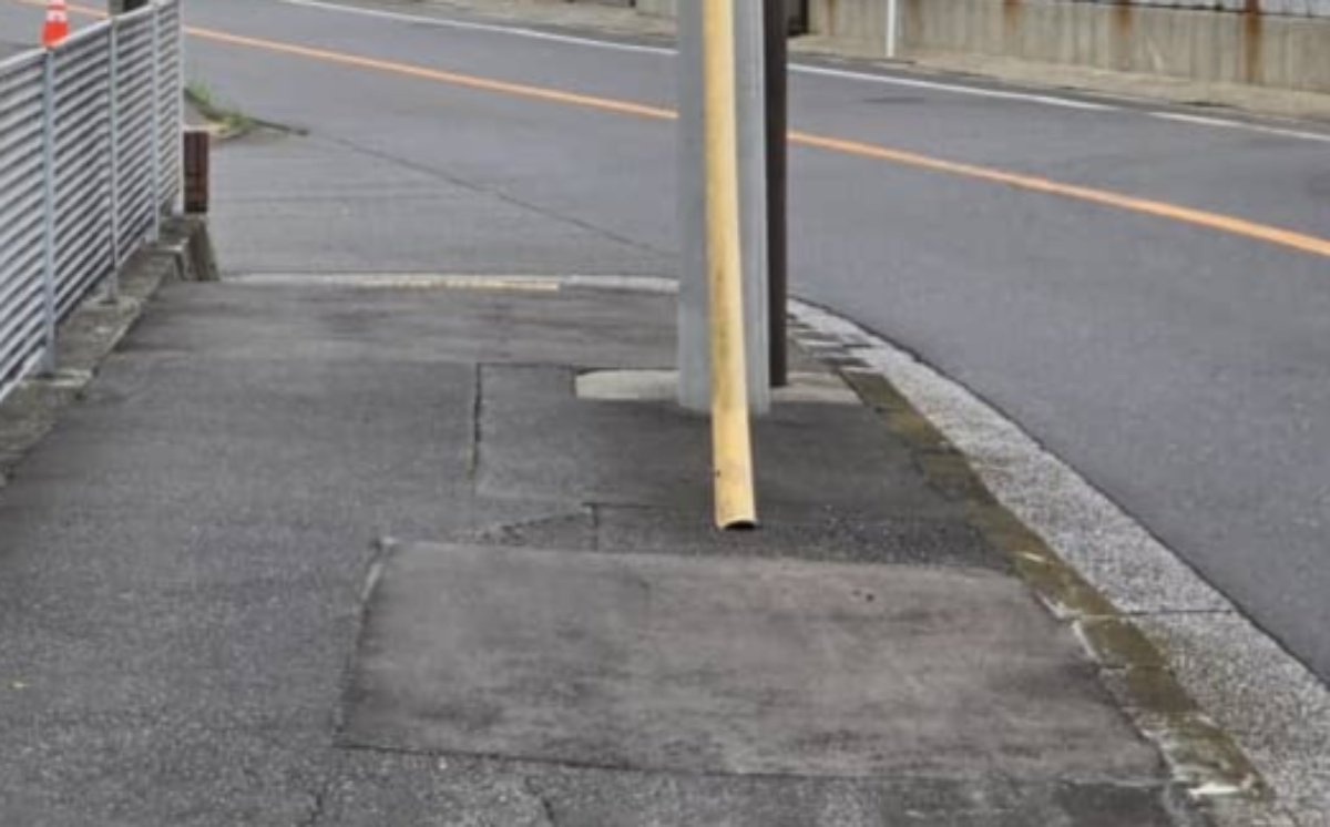 運転中、“いつもドキッとする道”が1300万表示　「んっえっ!?」「見える見える」「目の錯覚ってすげぇ」（1/3） | 車 ねとらぼ