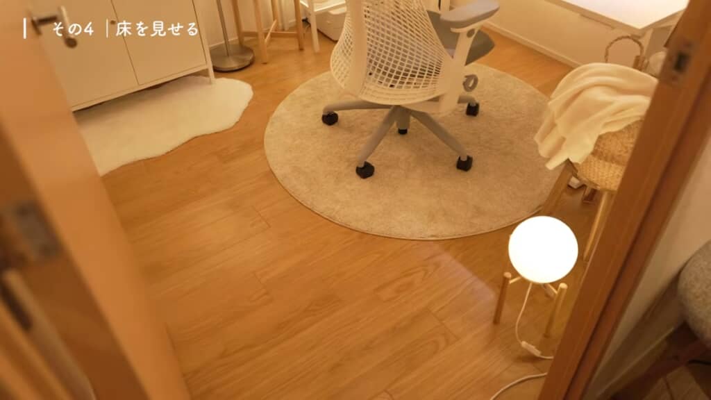 ドアを開けてすぐには大きな家具はない。家具の買い換え・買い足しの必要がない、試しやすい方法です