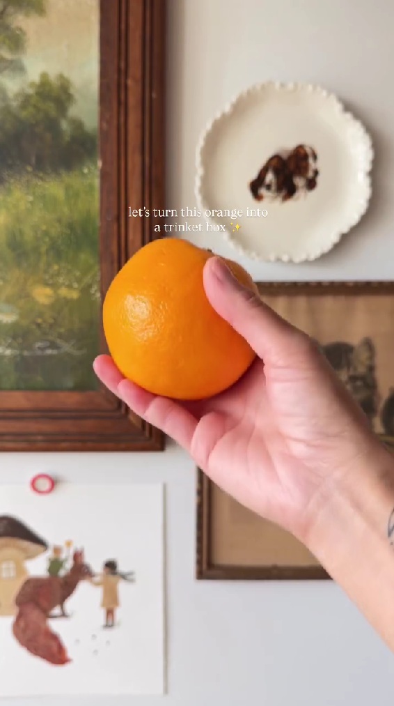 オレンジを活用（※画像はInstagramアカウント／「Ashley Koshimizu」から）