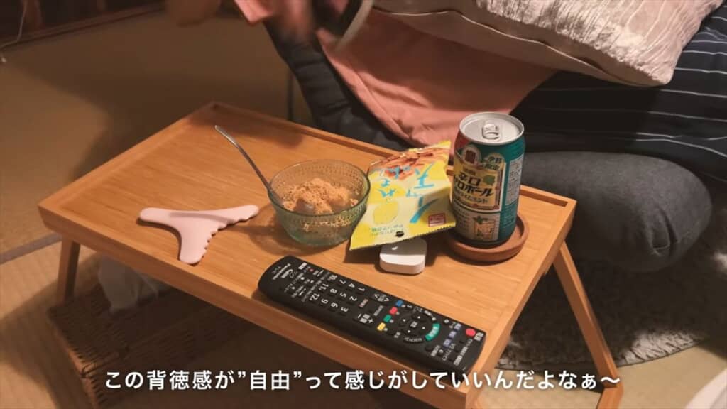 深夜の夜食をおともに映画鑑賞