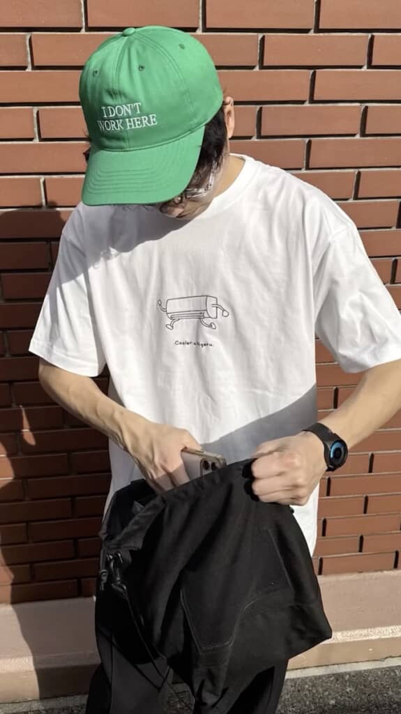 着用イメージ。シンプルながら目を引くデザイン