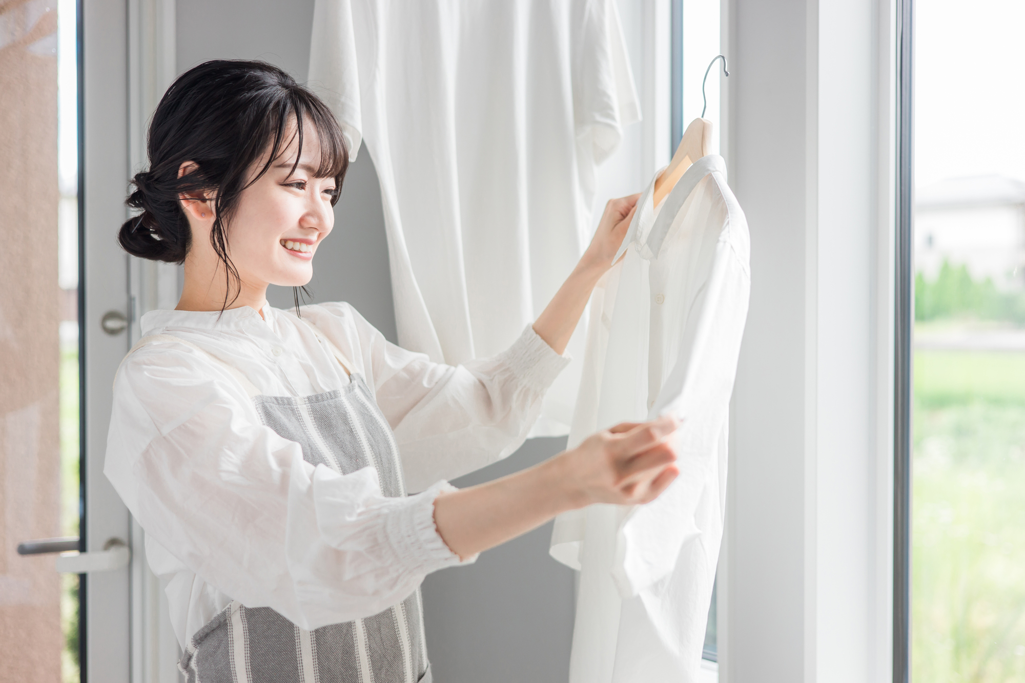 「家族4人分の洗濯物が干せる」　山崎実業（Yamazaki）の“室内用物干し”が大人気　「厚手・大物も余裕」「もっと早く買えばよかった」（1/2） | ライフ ねとらぼリサーチ