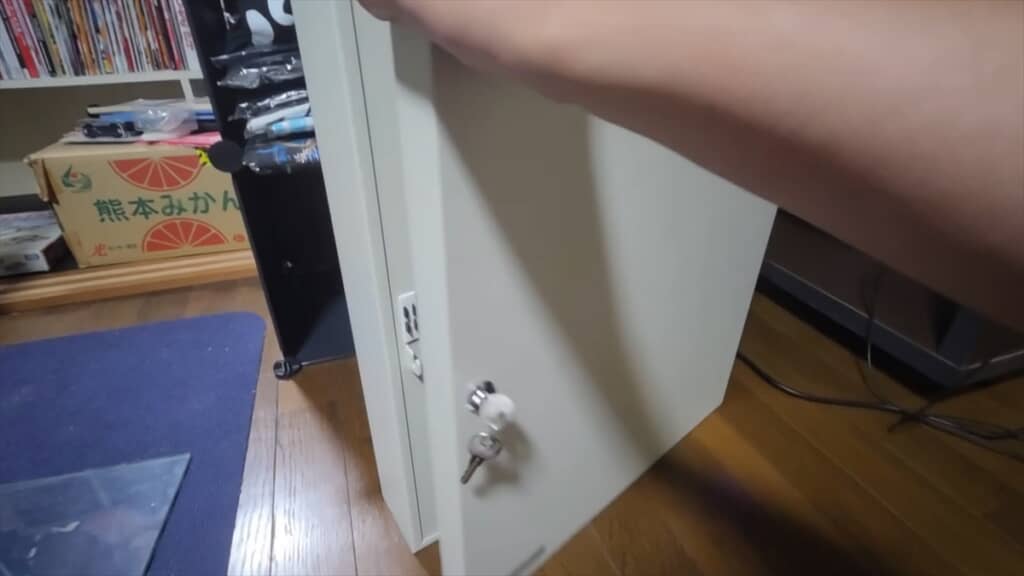 扉を開けると……