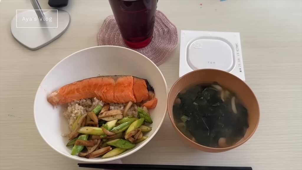 とある日の朝食。ヘルシーだけどボリュームもしっかり摂ります