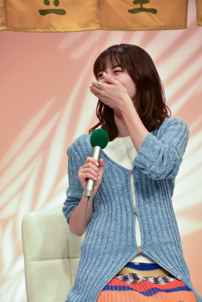 笑顔を見せる齋藤さん