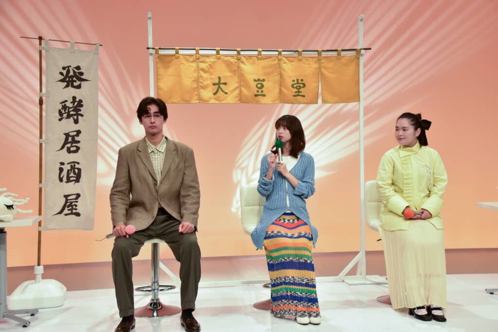 濱尾ノリタカさん（左）、齋藤飛鳥さん（中央）、富田望生さん（右）