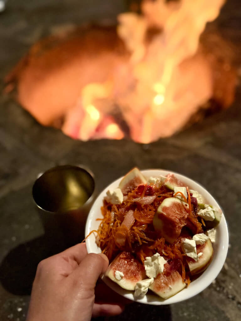 キャロットラペと呼ぶには、他の食材が多すぎる……!