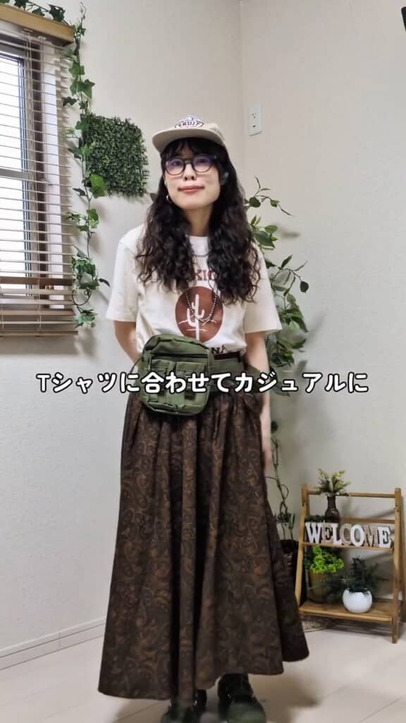 Tシャツと合わせてカジュアルコーデ