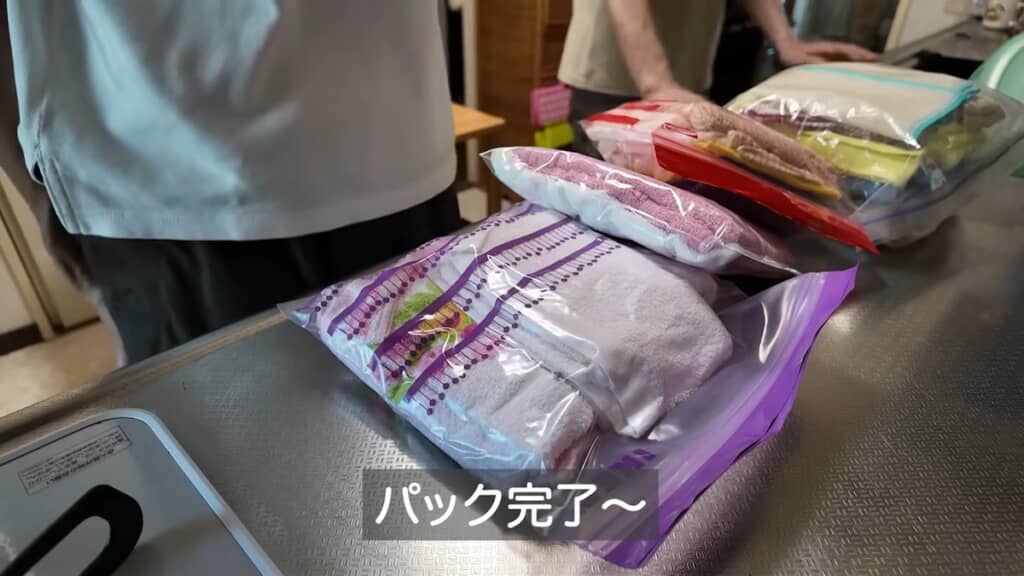 物を種類ごとに収納していく